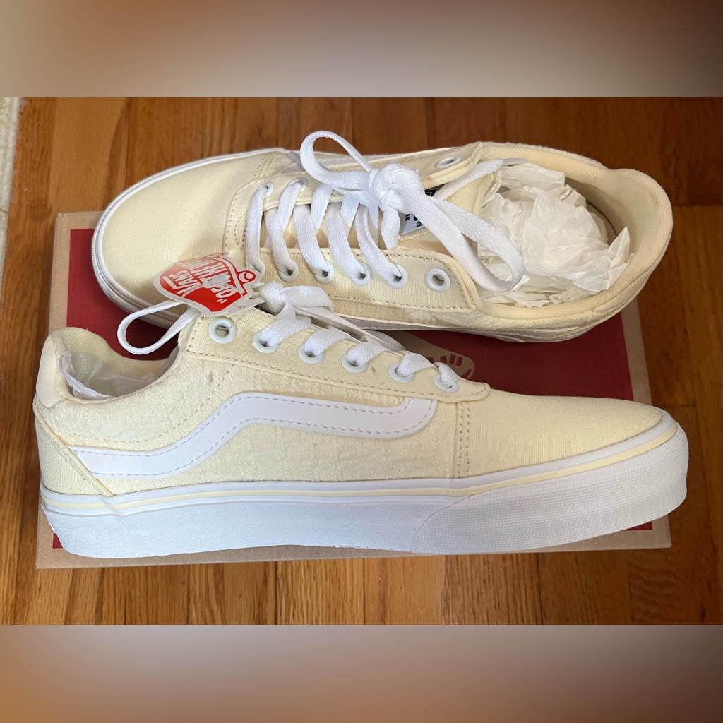 Vans Ward Deluxe Women's Skate Sneakers Size 7.5 New In Box